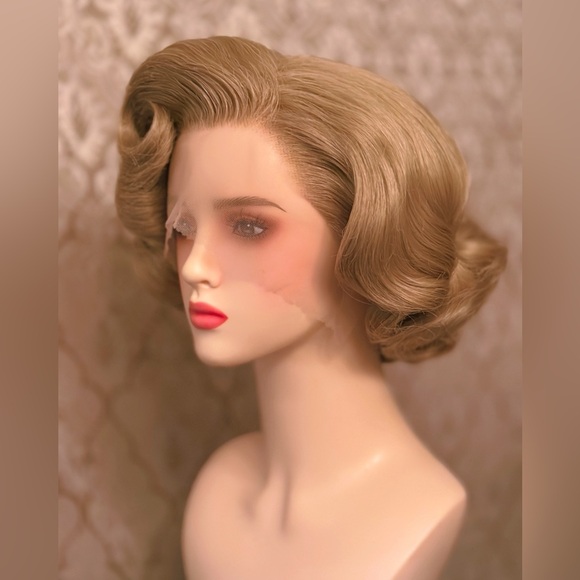 Golden Honey Blonde Starlet Lacefront Wig - Picture 2 of 4